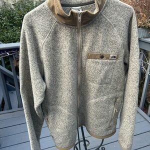 The North Face Men's Zip-Up Pullover in Gray and Tan medium